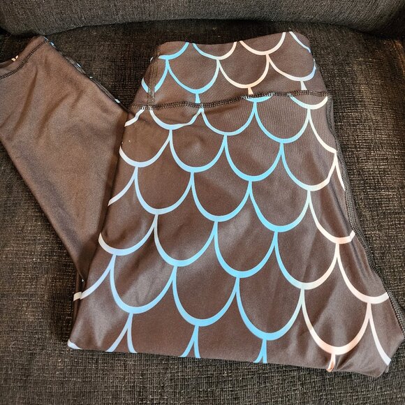 Feed Me Fight Might Mermaid Leggings - Woman's Size M - Picture 2 of 5